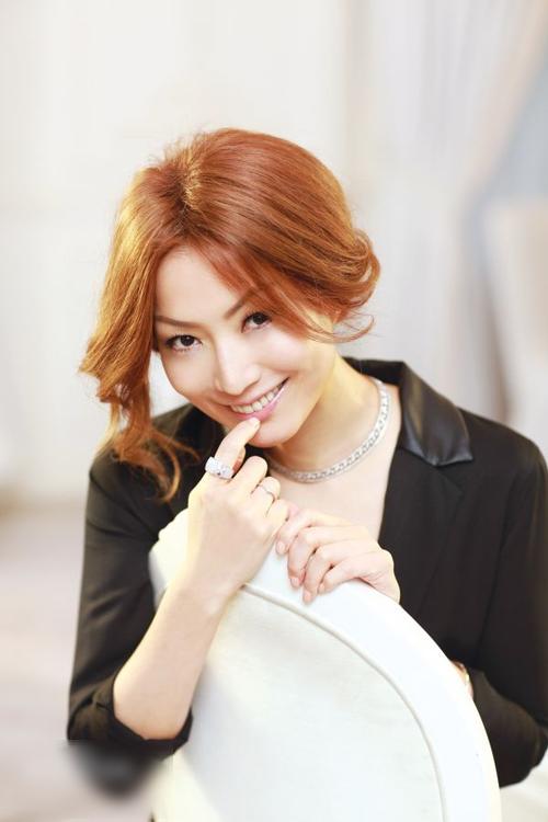 http://www.newswatch247.com/pics/star/pic/d4066bdde1de6d5c4acf7fbd66136c63.jpg