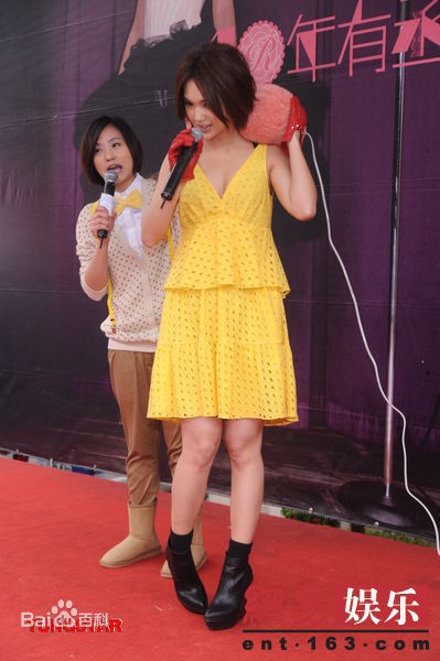 http://www.newswatch247.com/pics/star/pic/d4c14cd103d0e1861e0693642e9835aa.jpg
