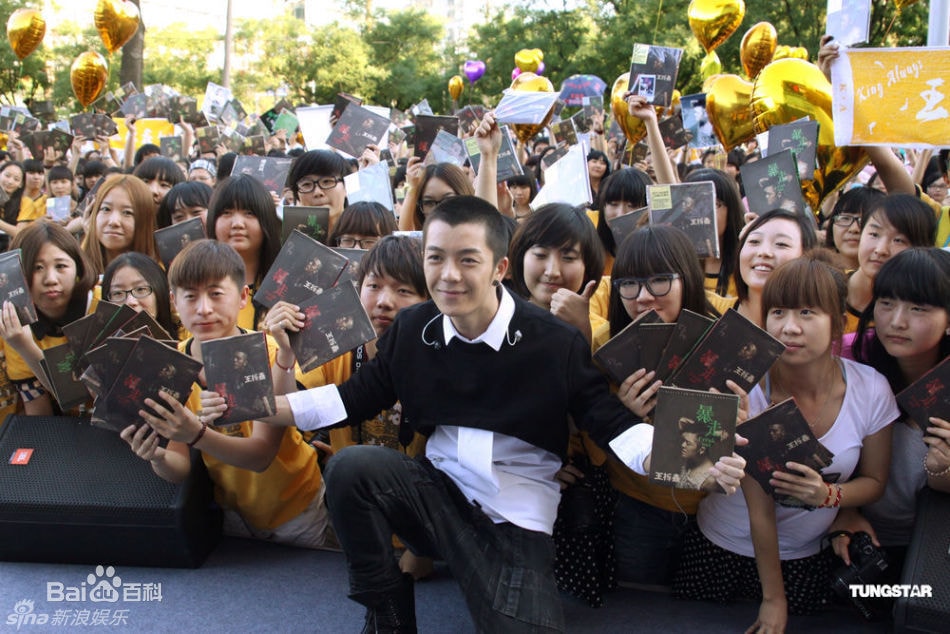 http://www.newswatch247.com/pics/star/pic/d4c7a04be63755c15e50e58de4b41649.jpg