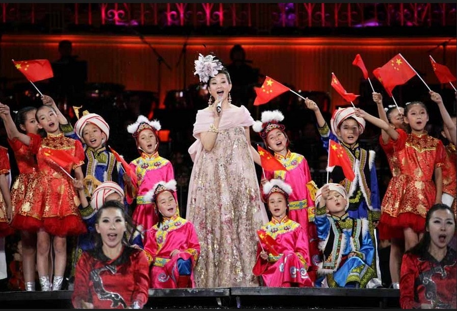 http://www.newswatch247.com/pics/star/pic/d541d71e8297a1f826d575ec3b2419a1.jpg