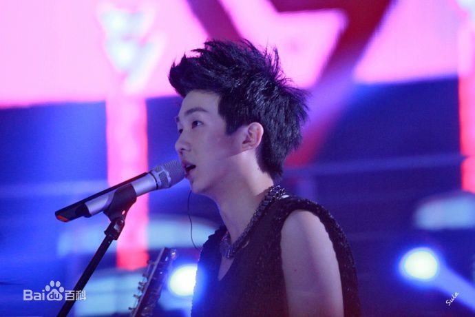 http://www.newswatch247.com/pics/star/pic/d558fe0051178b126e132318afdc154d.jpg