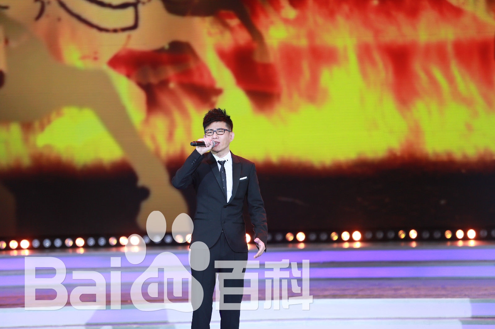 http://www.newswatch247.com/pics/star/pic/d6cb2a01b9d3802d7482af7798d83c3f.jpg