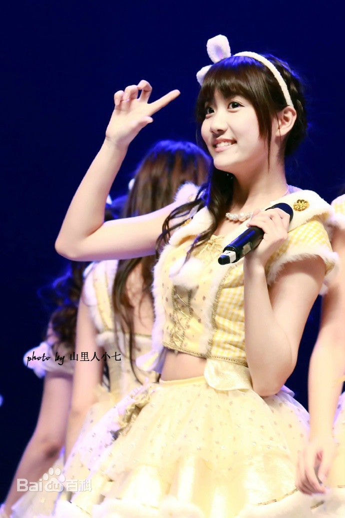 http://www.newswatch247.com/pics/star/pic/d7065fdcc27f96079ab8378c46b5be6e.jpg