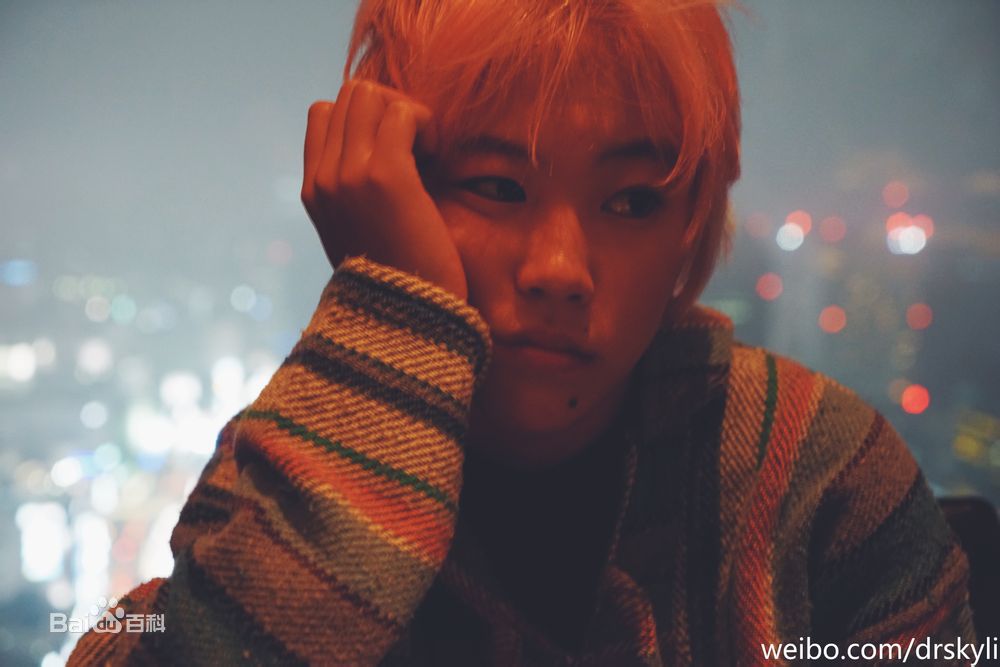 http://www.newswatch247.com/pics/star/pic/d7e17087047aceb9f382366c41036ae8.jpg