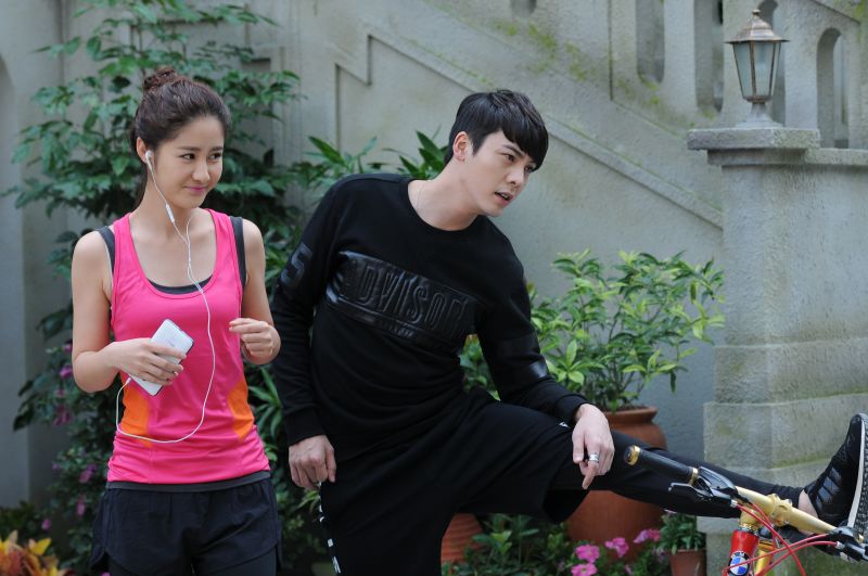 http://www.newswatch247.com/pics/star/pic/d7fc/bfda1eb54f1a27d8ebebb8517796.jpg