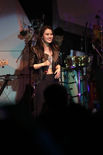 http://www.newswatch247.com/pics/star/pic/d851fa6bc05f0d62f760c9d8a47d5199.jpg
