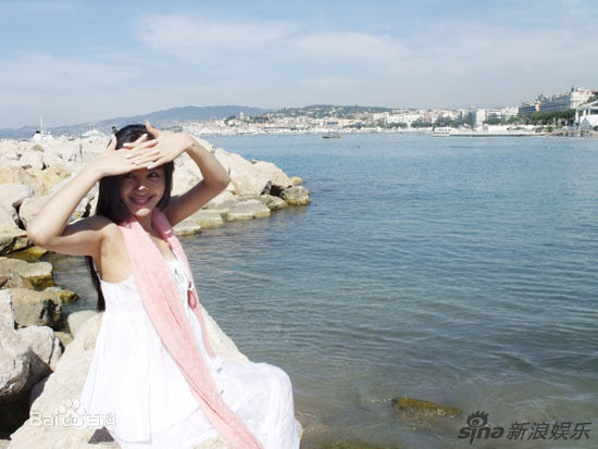 http://www.newswatch247.com/pics/star/pic/d95698bbeeb8c5c3b1f4efe3900eef84.jpg