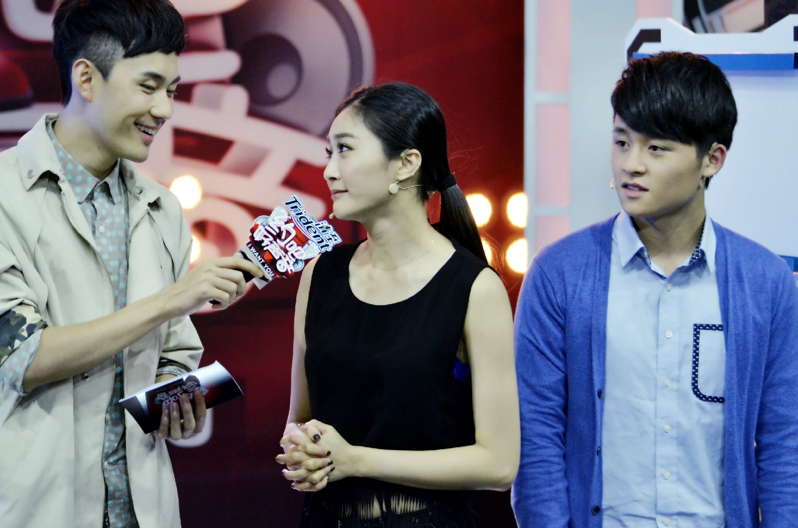http://www.newswatch247.com/pics/star/pic/d9cad1b3ae27ce6dc58309adcaa79ae8.jpg