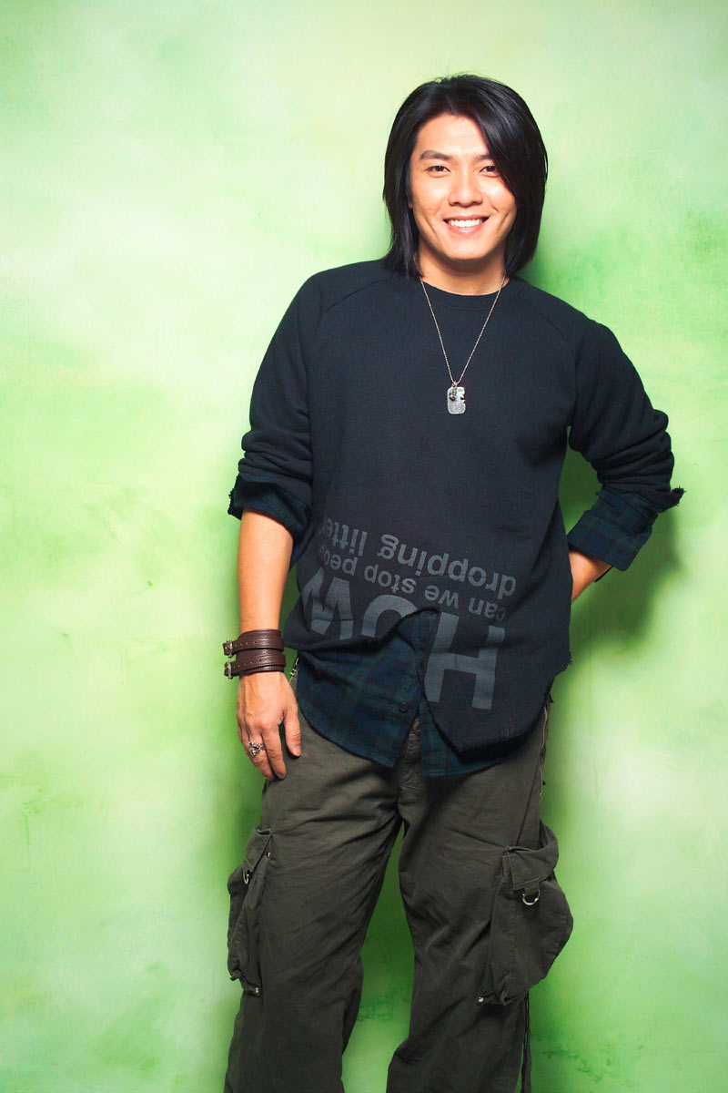 http://www.newswatch247.com/pics/star/pic/da31/a3b7e31ccdd1adb06c3c0ea9de56.jpg