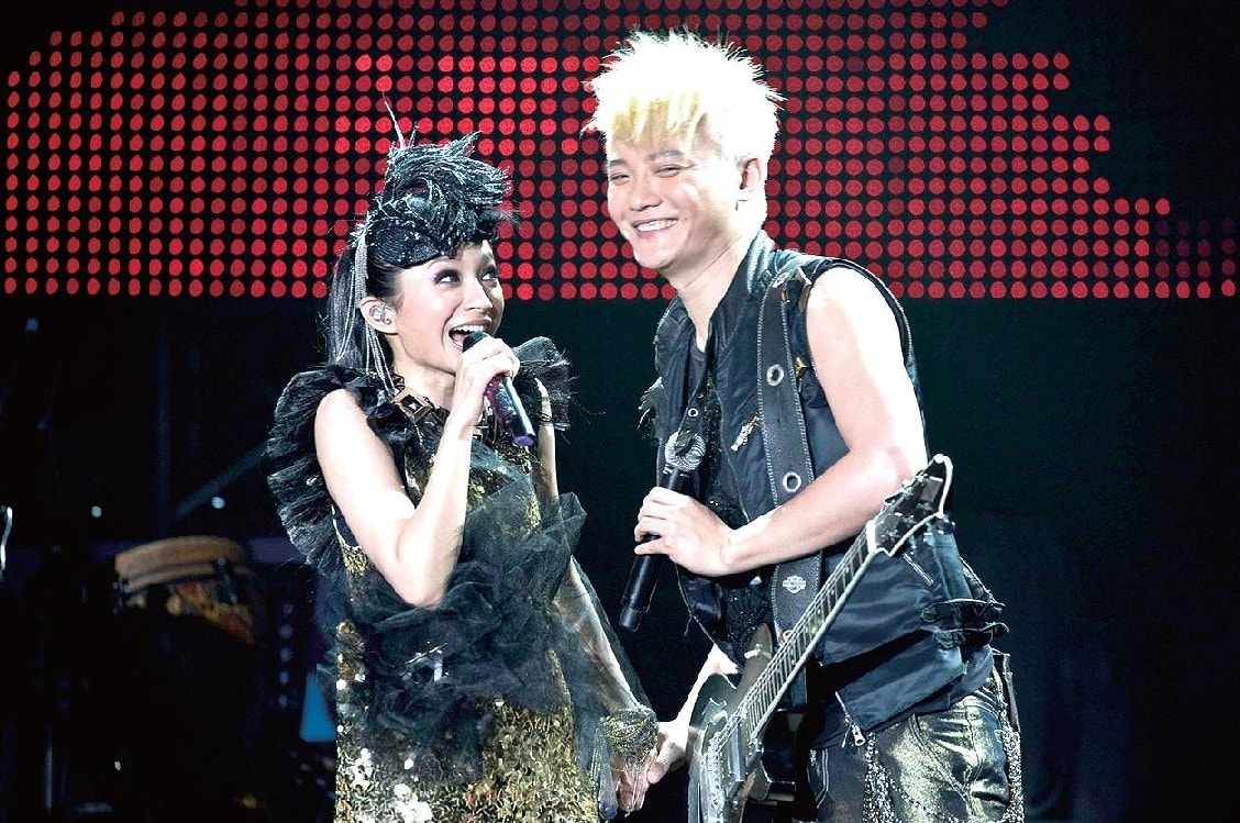 http://www.newswatch247.com/pics/star/pic/da3c/766a4bad3b2bab9b1101047b7318.jpg