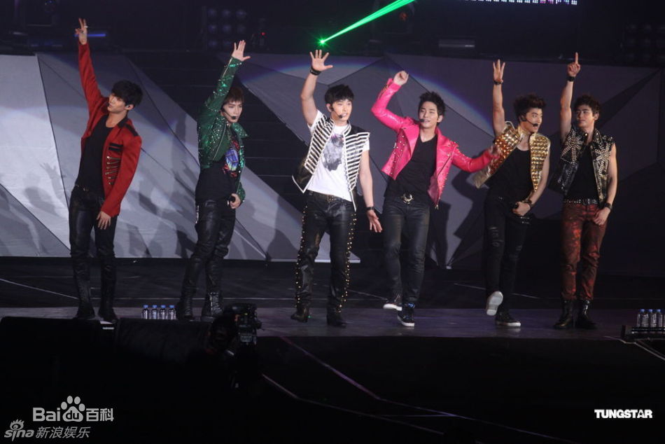 http://www.newswatch247.com/pics/star/pic/da4060f8de7a276509524ae0216074ac.jpg