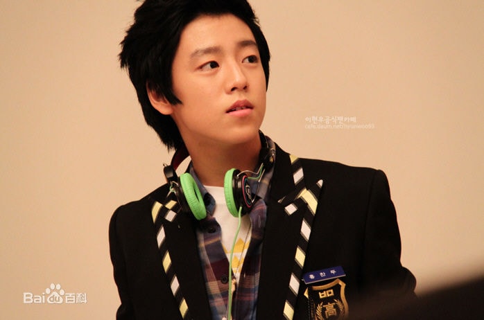 http://www.newswatch247.com/pics/star/pic/dac7bbd62b67b508b2af8467d3fdf613.jpg