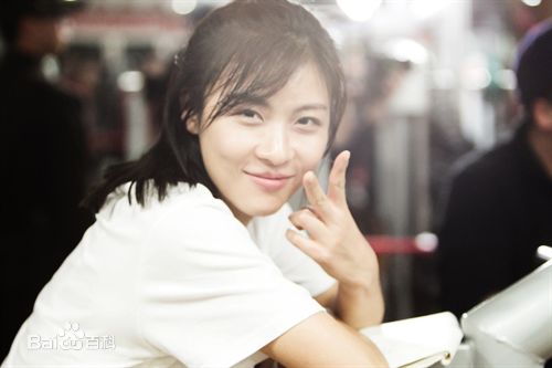 http://www.newswatch247.com/pics/star/pic/daf60b9d0f2be74cb8d50bb13bf88a5b.jpg