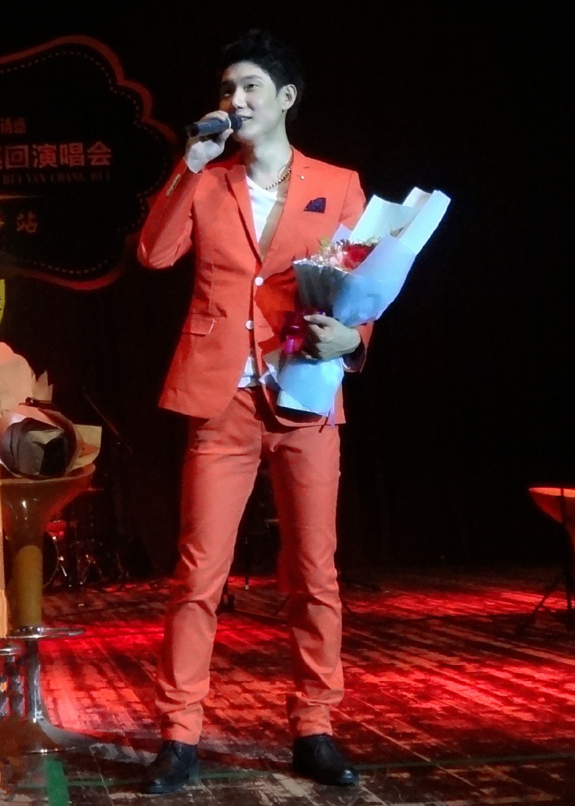 http://www.newswatch247.com/pics/star/pic/db04786c5302aa5a63cac4a15a8fe573.jpg