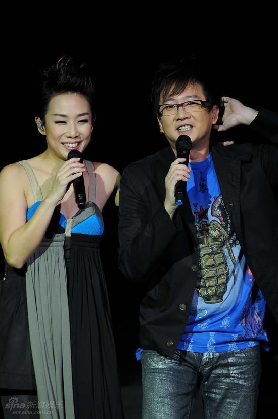 http://www.newswatch247.com/pics/star/pic/db23b7a5bdbfed452b39bd2eb4758c00.jpg