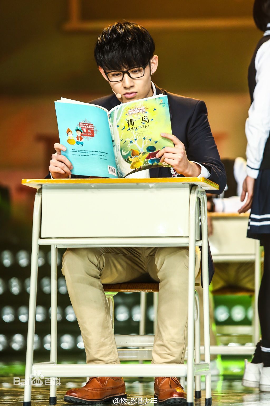 http://www.newswatch247.com/pics/star/pic/db2648faff1b41c7de46a332d57d1af8.jpg