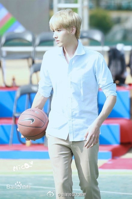 http://www.newswatch247.com/pics/star/pic/dc37cafe4589eff1c4fb65577866c2de.jpg