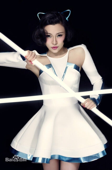 http://www.newswatch247.com/pics/star/pic/dc4d368ec5d52594be8723e7cecdd7f6.jpg
