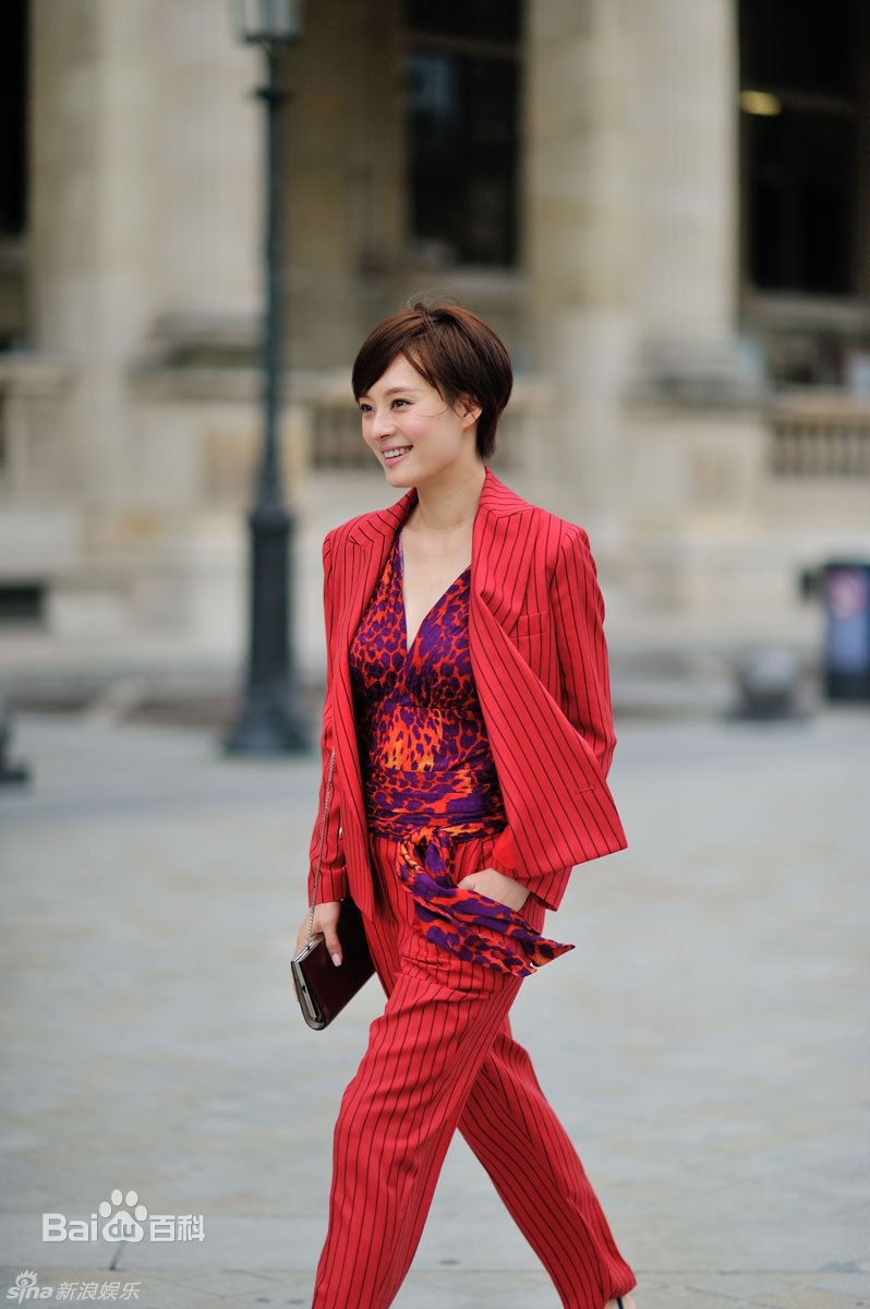 http://www.newswatch247.com/pics/star/pic/dc4e34baa1f88fb3c1fa5109c6a89781.jpg