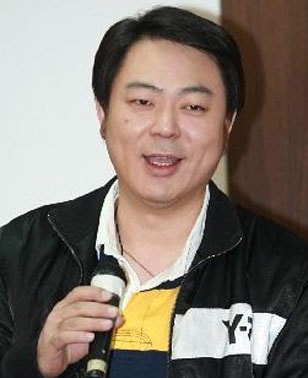 http://www.newswatch247.com/pics/star/pic/dc6a/053e4328f8b10ddd26ebb9b7bcab.jpg