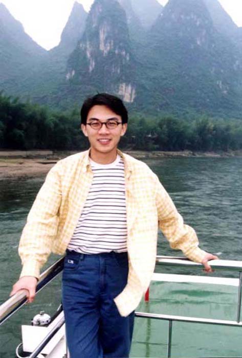 http://www.newswatch247.com/pics/star/pic/de510876bc775bd8d05a8fad6f00bf1f.jpg