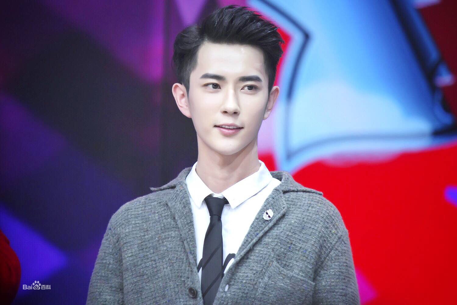 http://www.newswatch247.com/pics/star/pic/de7a8f237d1a64488c2e1b0b9d867505.jpg
