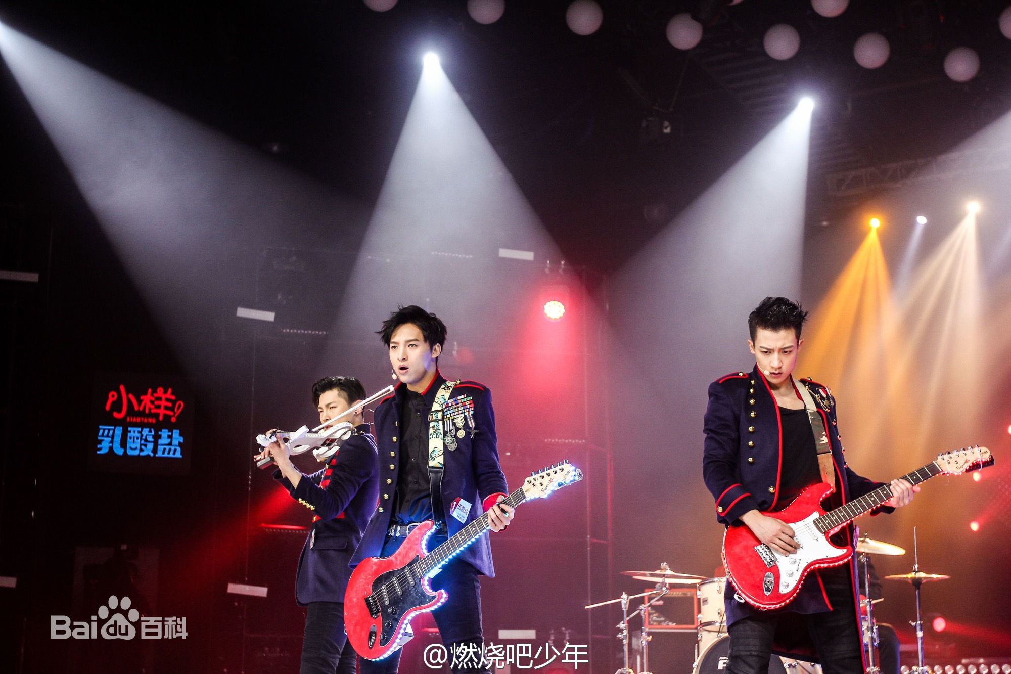 http://www.newswatch247.com/pics/star/pic/e07892d2a5376c6c767c6b1ac0876181.jpg