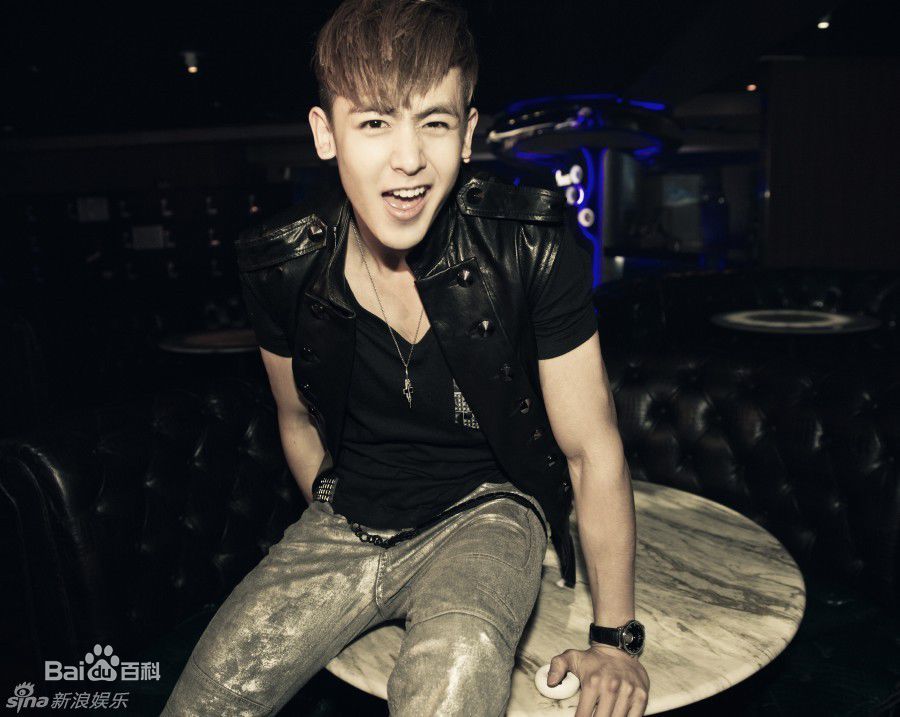 http://www.newswatch247.com/pics/star/pic/e089df5343bcfee1bff4c2fc213eb1df.jpg