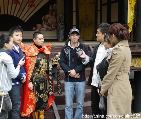http://www.newswatch247.com/pics/star/pic/e0a1/4504c24f18d9ca1420cb2f4a76e5.jpg