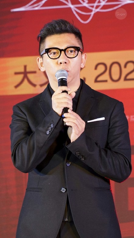 http://www.newswatch247.com/pics/star/pic/e132e17892e1f40612b8758e889643ab.jpg