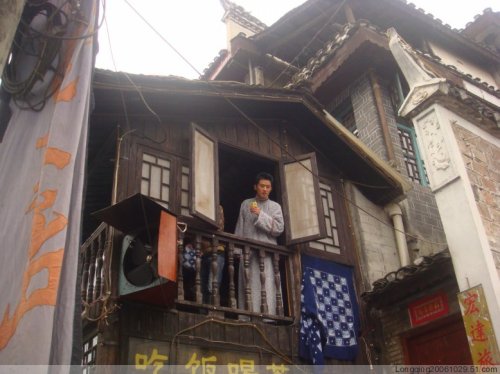 http://www.newswatch247.com/pics/star/pic/e1960443ae5433ee386ff5bb44e53925.jpg