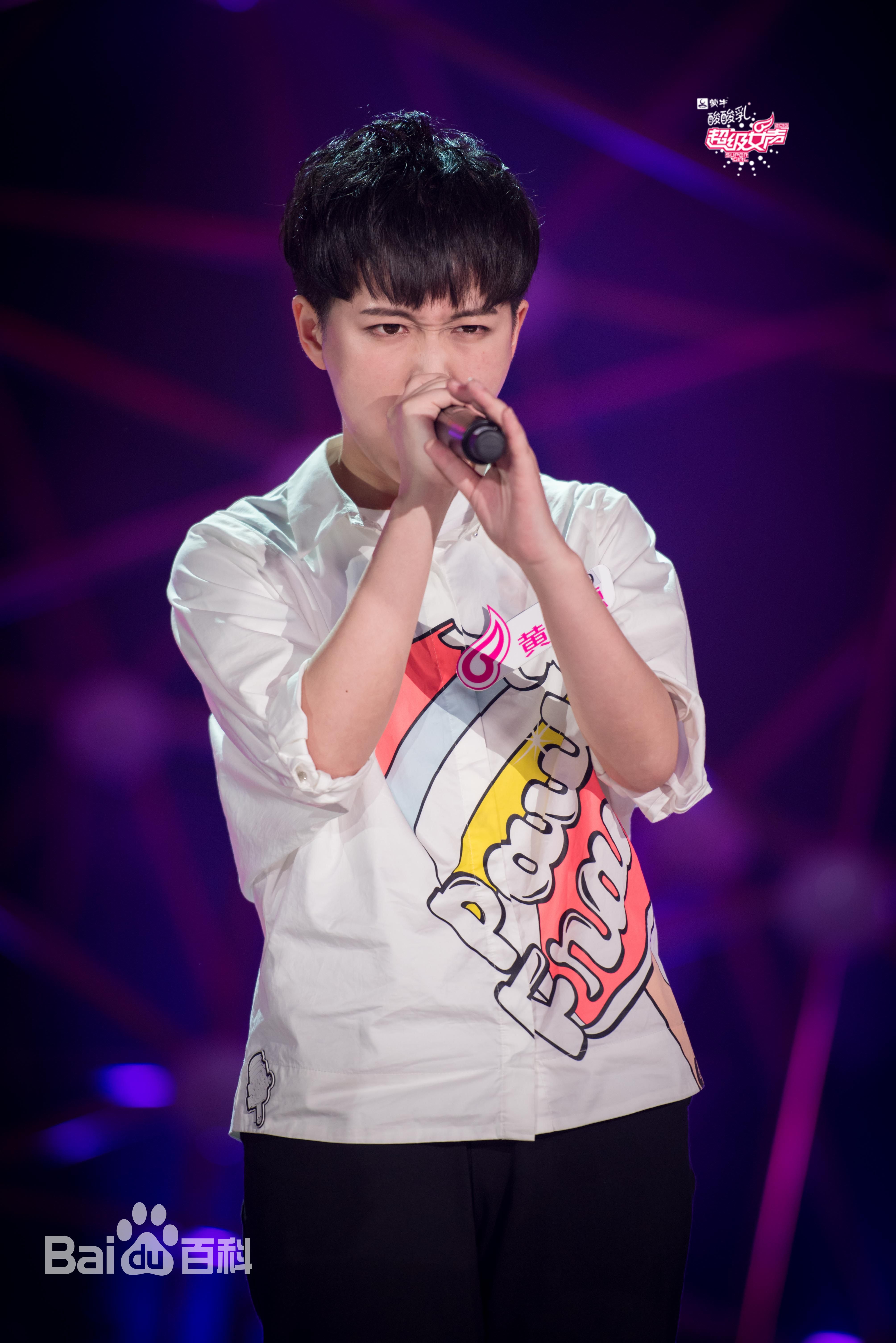 http://www.newswatch247.com/pics/star/pic/e37a12888d48d9d4ac3d03b9874474a2.jpg