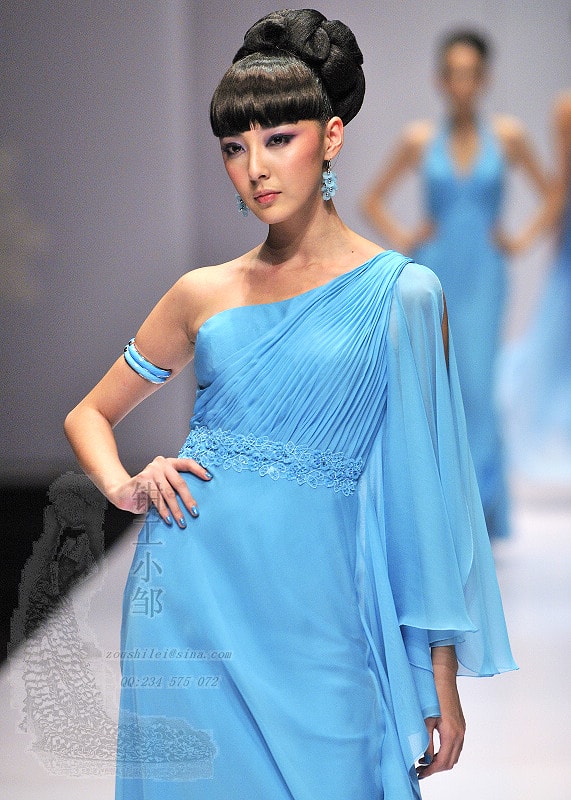 http://www.newswatch247.com/pics/star/pic/e559f43c45234e00317ef125a1d79c26.jpg