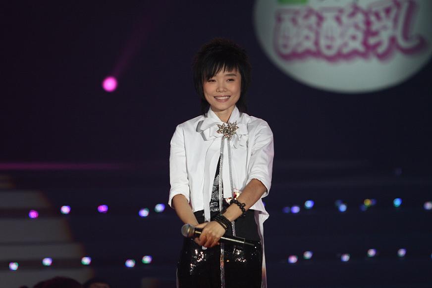 http://www.newswatch247.com/pics/star/pic/e5ff6a0c5371d13d50f42b4d6c7fa000.jpg