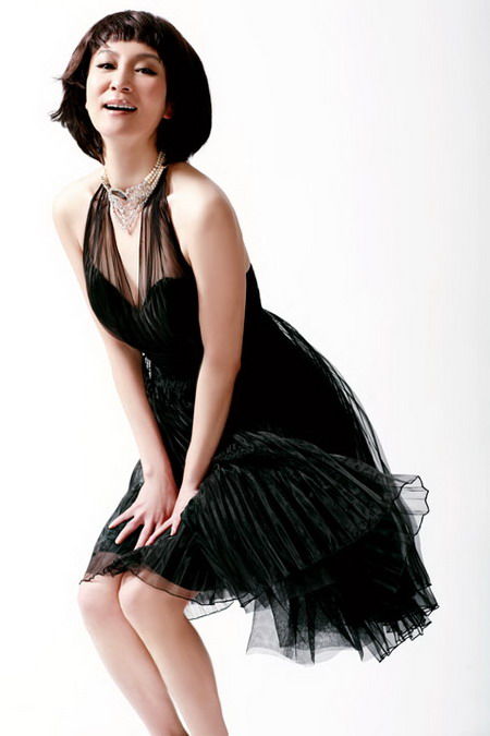 http://www.newswatch247.com/pics/star/pic/e683b7cf603ec338a50947ed18045a5e.jpg
