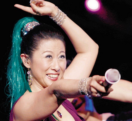 http://www.newswatch247.com/pics/star/pic/e69d4a169e34c4b0ef7b9f97a35d5d55.jpg