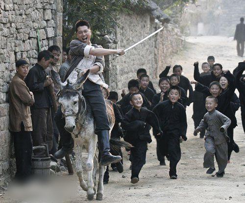 http://www.newswatch247.com/pics/star/pic/e70d6b9125747508d9b2685a4b0c54e8.jpg