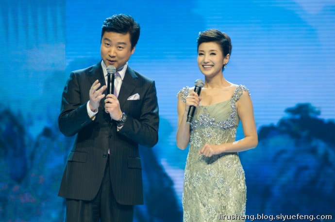 http://www.newswatch247.com/pics/star/pic/e735/d3c9c5d651d45ae65600ffc7a95d.jpg