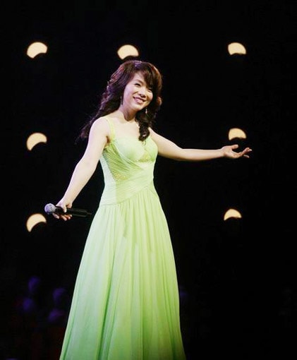 http://www.newswatch247.com/pics/star/pic/e7ed7ed2252a7e7364fd816c4caf5ba0.jpg