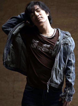 http://www.newswatch247.com/pics/star/pic/e820c8fe5c0af77c4bdedd74b4287cf9.jpg