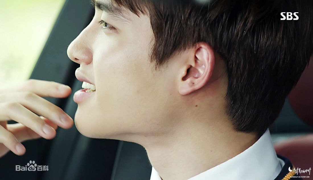 http://www.newswatch247.com/pics/star/pic/e870ed03c202a4d773190c9c4fa77e1c.jpg