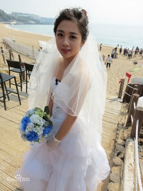 http://www.newswatch247.com/pics/star/pic/e8b1566919fd0ef2a237fc500f7bcd5d.jpg
