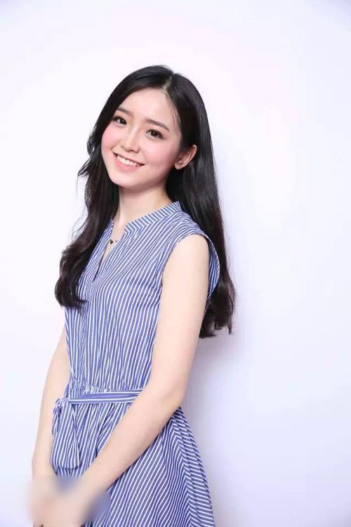 http://www.newswatch247.com/pics/star/pic/e92eeaadef93b80dadd089b198677a0c.jpg