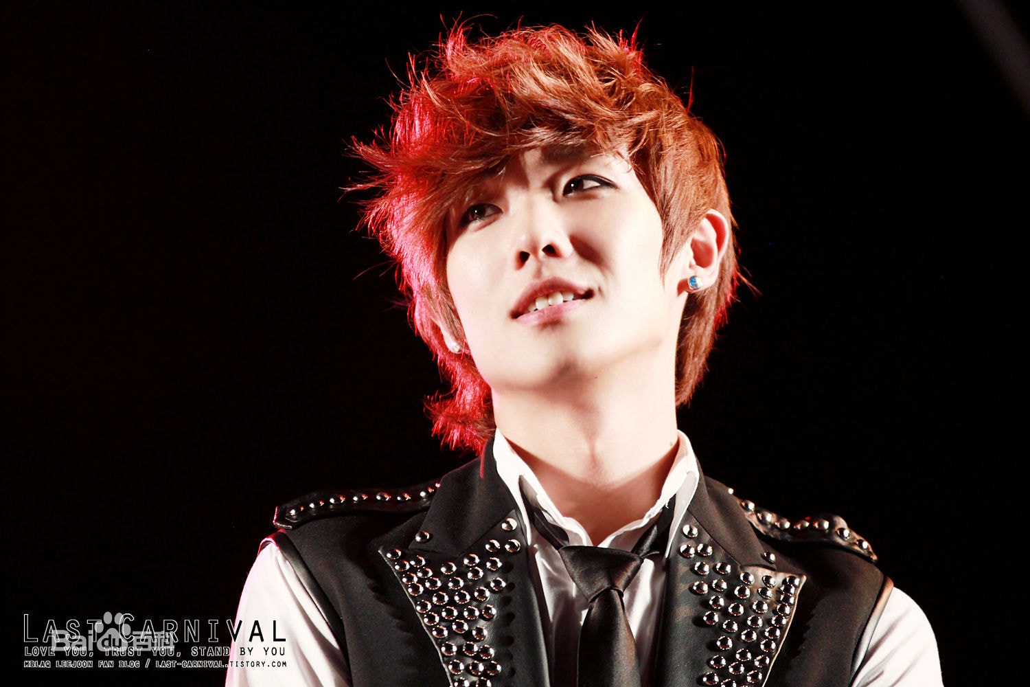 http://www.newswatch247.com/pics/star/pic/e9a600f2b1dc1224eb788762b288c73d.jpg