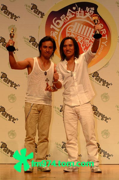 http://www.newswatch247.com/pics/star/pic/ea22/1ff3d8801a381eb4692781f65cc0.jpg