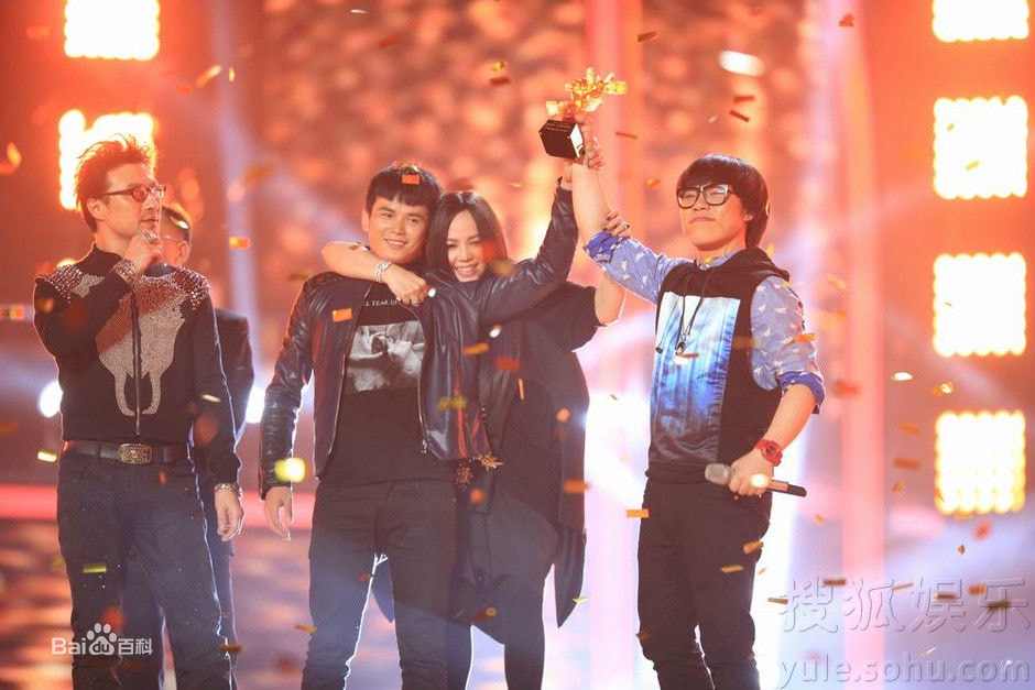 http://www.newswatch247.com/pics/star/pic/ea99b39edb83fc36d7b86c2ba41554a5.jpg