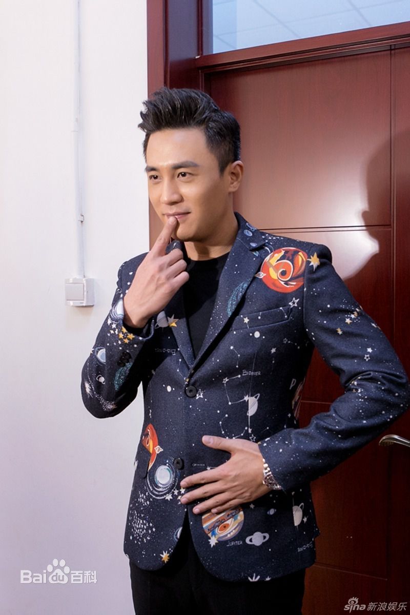 http://www.newswatch247.com/pics/star/pic/eb978fc2bddbe14c5a4ff72e240a9a8b.jpg
