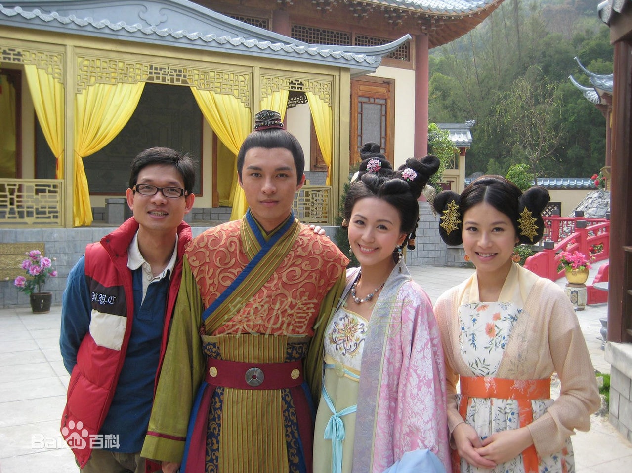 http://www.newswatch247.com/pics/star/pic/ebb50ae0b24a69252e4d057f75e914e9.jpg