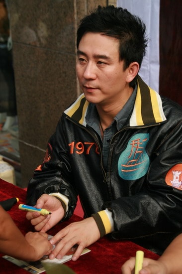 http://www.newswatch247.com/pics/star/pic/ec38784e8c7ab0866c06c81e141c1fbd.jpg