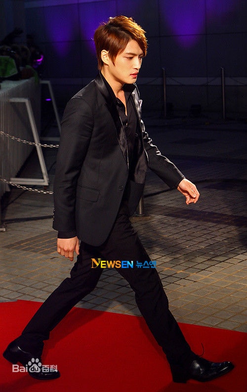 http://www.newswatch247.com/pics/star/pic/ec4438ce83bf85b3e0dc7a3dce5b741b.jpg